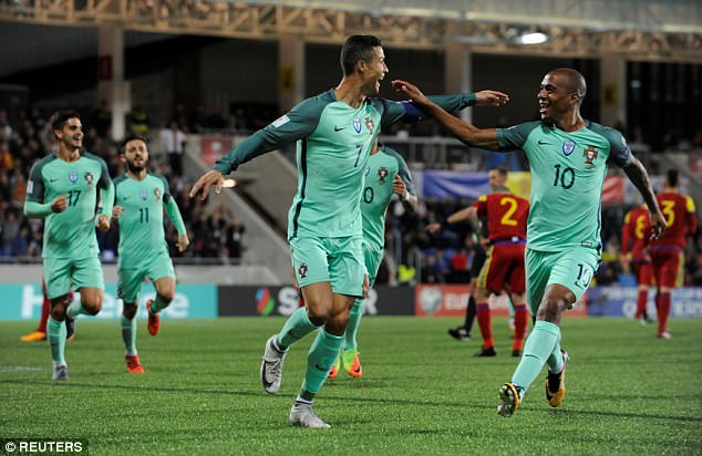 Khi vào sân, CR7 lập tức ghi bàn mở ra chiến thắng cho Bồ Đào Nha