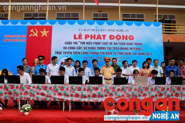 Phát động cuộc thi 'Tìm hiểu pháp luật về ATGT và cung cấp, sử dụng thông tin trên mạng internet'