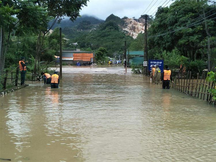 Chính quyền xã Châu Tiến đang triển khai công tác tìm kiếm nạn nhân