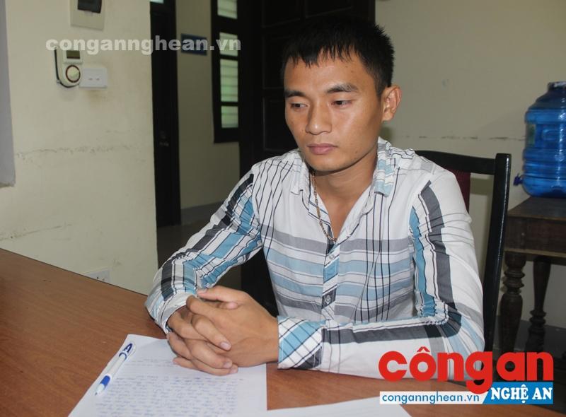 Đối tượng Trần Văn Tuấn tại cơ quan điều tra Công an tỉnh