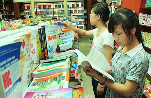 UBTVQH xem xét việc thực hiện đổi mới chương trình, SGK phổ thông