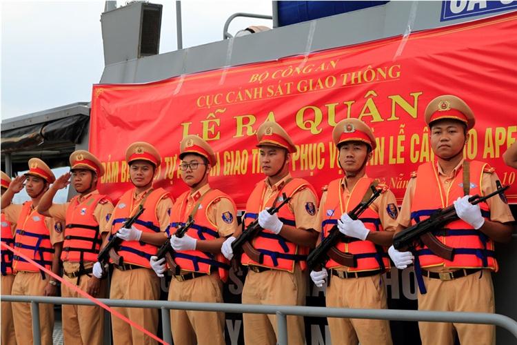 Hàng trăm CSGT đường thủy sẵn sàng nhận nhiệm vụ