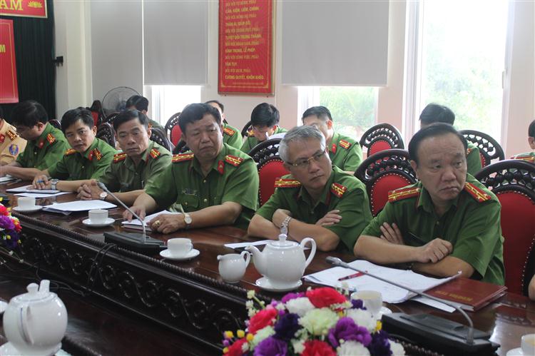 Tại điểm cầu Công an Nghệ An