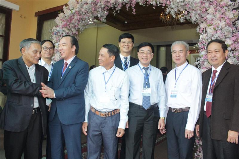 Các đại biểu tham dự Đại hội chụp ảnh lưu niệm