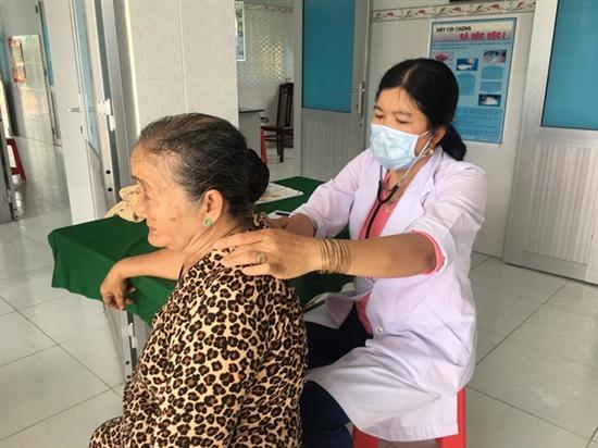 Giảm lương hưu của lao động nữ: Bước lùi về 20 năm trước