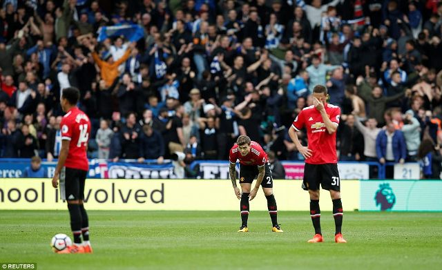 Thi đấu kém cỏi, 'Quỷ đỏ' thua bạc nhược trước Huddersfield