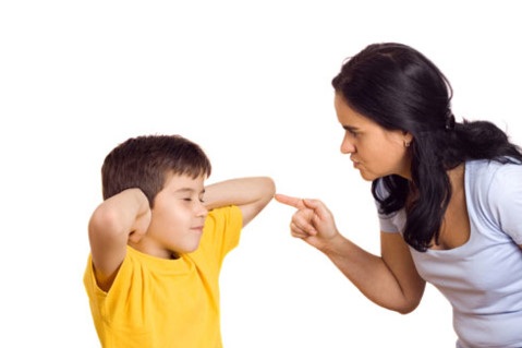 Trẻ em trầm cảm vì bố mẹ hay quát mắng, dọa nạt