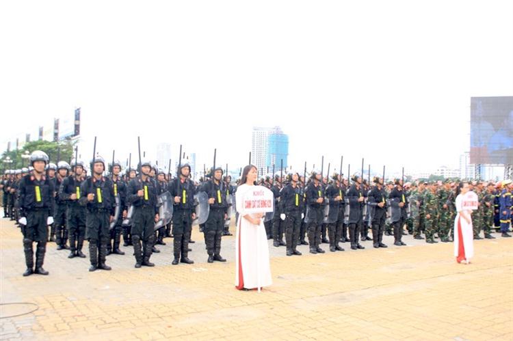 Cuộc tổng diễn tập lễ xuất quân và phương án bảo vệ APEC 2017