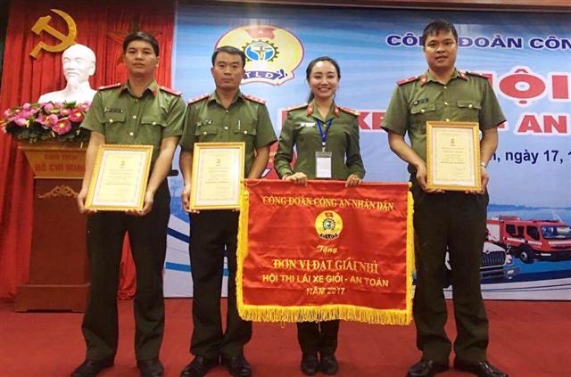 Công an Nghệ An đạt giải Nhì toàn đoàn Hội thi Lái xe giỏi và an toàn năm 2017