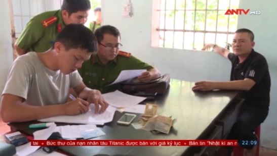 Bắt cóc cháu nội của người tình để gây sức ép