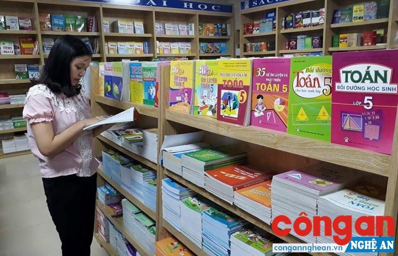 'Chóng mặt' với thị trường sách tham khảo