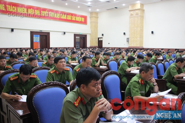 Hơn 350 CBCS thuộc các phòng nghiệp vụ Công an tỉnh và Công an các huyện, thành, thị tham dự đợt tập huấn