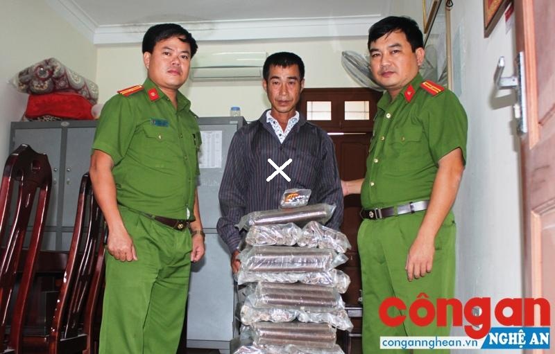 Bắt quả tang đối tượng tàng trữ số lượng lớn thuốc nổ