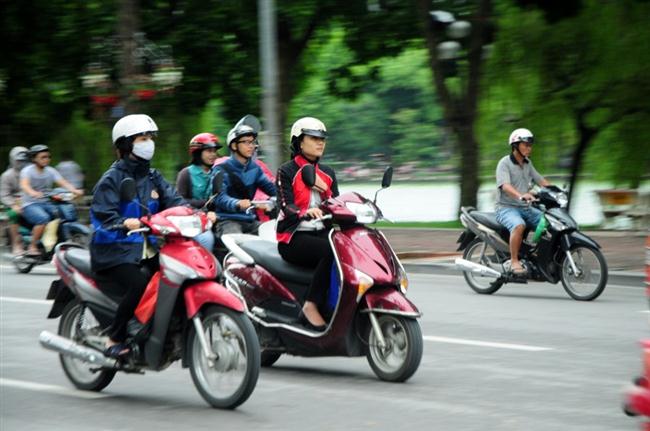 Bắc Bộ đêm và sáng trời lạnh, Trung Bộ và Nam Bộ có mưa dông, gió giật về chiều tối
