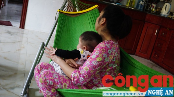 Nghệ An: Bảo mẫu đánh cháu bé 5 tháng tuổi