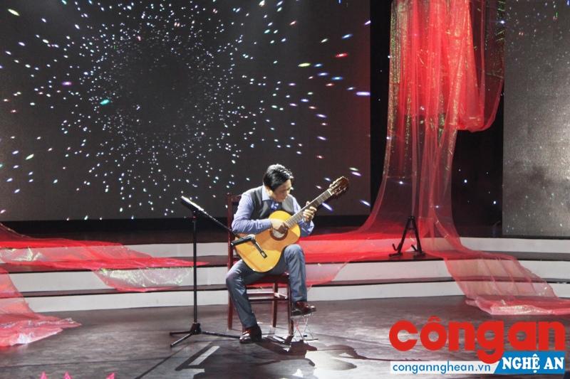 Giáo sư, nghệ sỹ Đặng Ngọc Long, nhạc sỹ tài hoa luôn nặng lòng với quê hương
