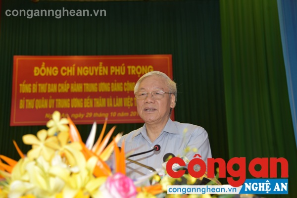 Tổng Bí thư phát biểu tại buổi làm việc với Bộ Tư lệnh QK4