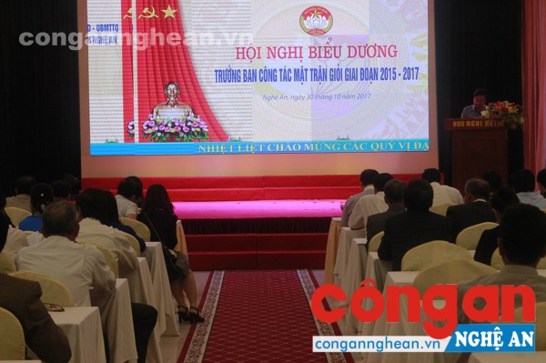Tại hội nghị