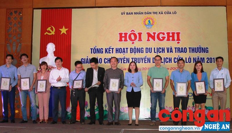 Tổng kết hoạt động du lịch và trao giải báo chí về Du lịch năm 2017