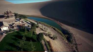 Bí ẩn hồ nước 2000 năm giữa sa mạc khô cằn