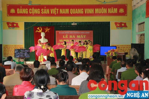 Văn Nghệ tại buổi ra mắt