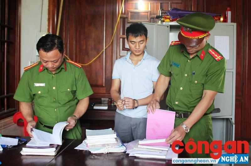 Khám xét nơi ở thu thập một số tài liệu liên quan