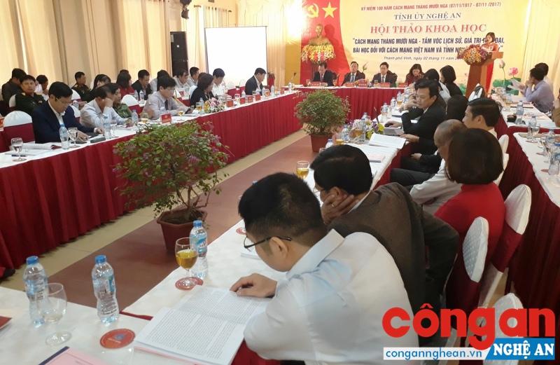 Ánh sáng Cách mạng Tháng Mười Nga với cách mạng Việt Nam