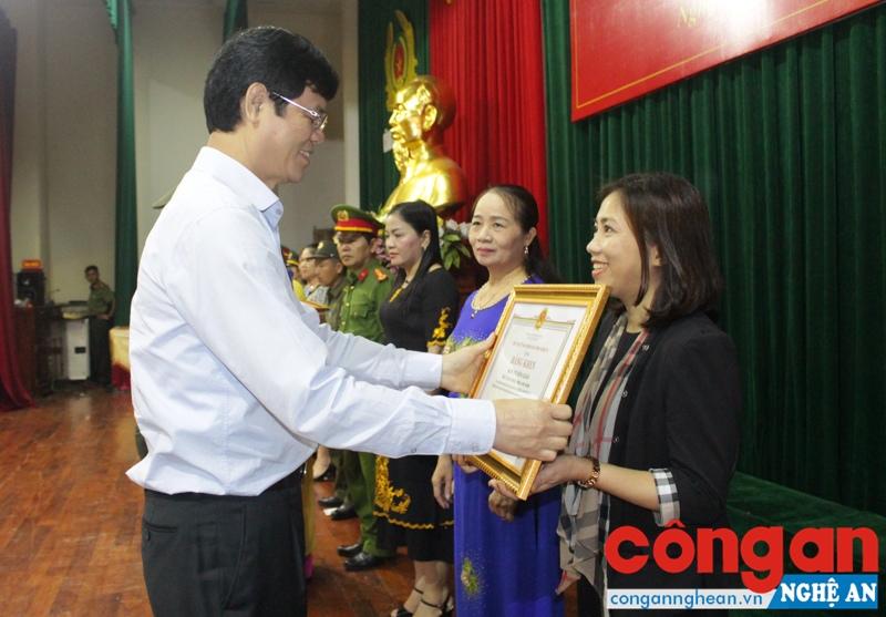 Lan tỏa nhiều mô hình, điển hình tiên tiến trong 'Quản lý, giáo dục người thân trong gia đình không phạm tội và tệ nạn xã hội'