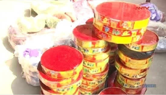Phát hiện gần 60kg pháo nổ trên xe khách
