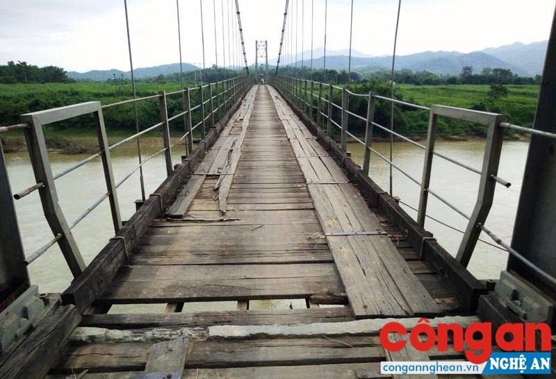 1,5 tỉ đồng sửa chữa, nâng cấp cầu treo Chôm Lôm