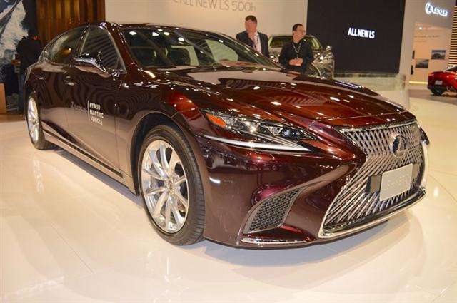 Cận cảnh 'siêu phẩm' Lexus LS 2018 tại Triển lãm ô tô Dubai
