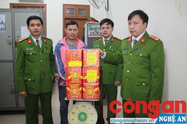 Liên tiếp bắt 3 vụ vận chuyển, mua bán pháo trái phép