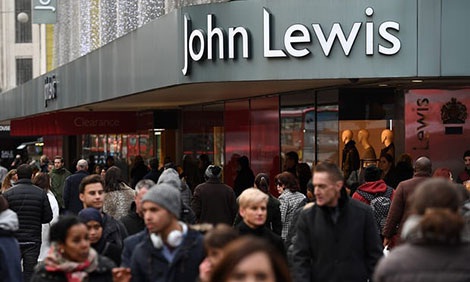 Người mua tại  siêu thị John Lewis