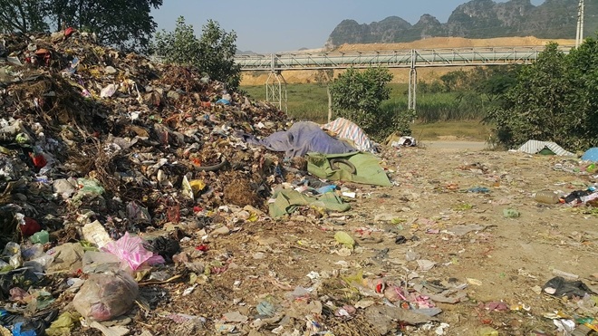 Bãi rác nơi phát hiện thi thể bé gái. Ảnh: kenh14.vn