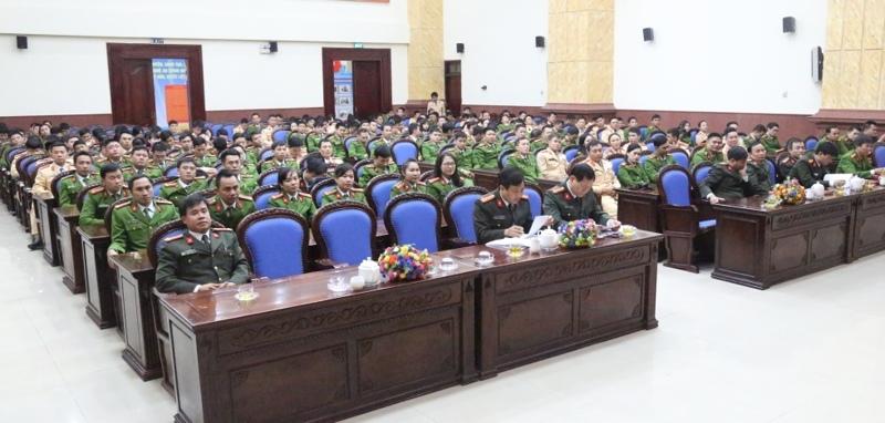 Các đại biểu và học viên tại buổi lễ