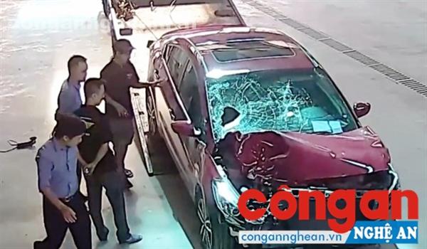 Hình ảnh xe gây tai nạn trích xuất từ camera tại gara sửa chữa