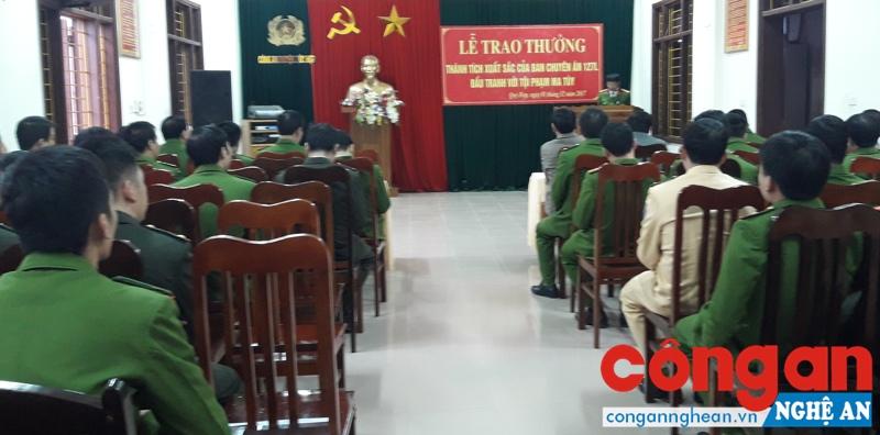 Toàn cảnh lễ trao thưởng cho Ban chuyên án 127L đấu tranh với tội phạm ma túy