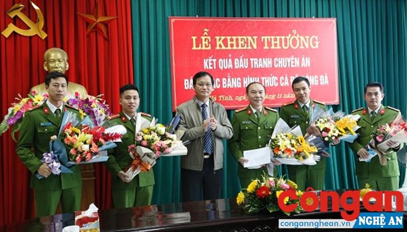 Khen thưởng thành tích đặc biệt xuất sắc cho Ban chuyên án