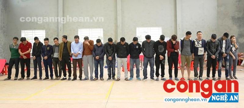 Các đối tượng bị khởi tố trong đường dây đánh bạc “khủng”