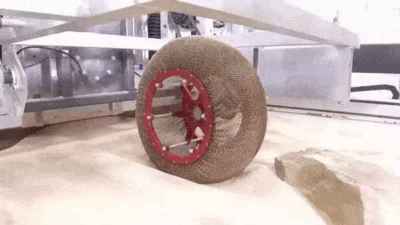 Độc đáo lốp ô tô không bao giờ hỏng