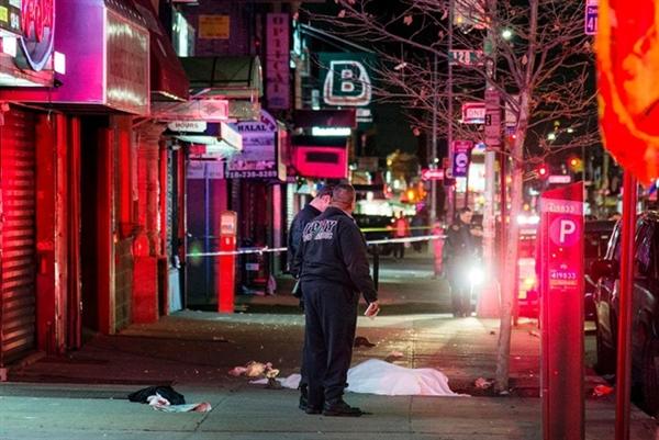 Đâm xe và hỗn chiến bằng dao kiếm gây nhiều thương vong ở New York