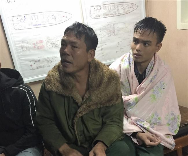 Cứu sống 3 ngư dân bị chìm tàu trên biển