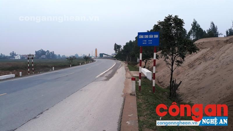 Bến tập kết cát lấn hành lang an toàn giao thông