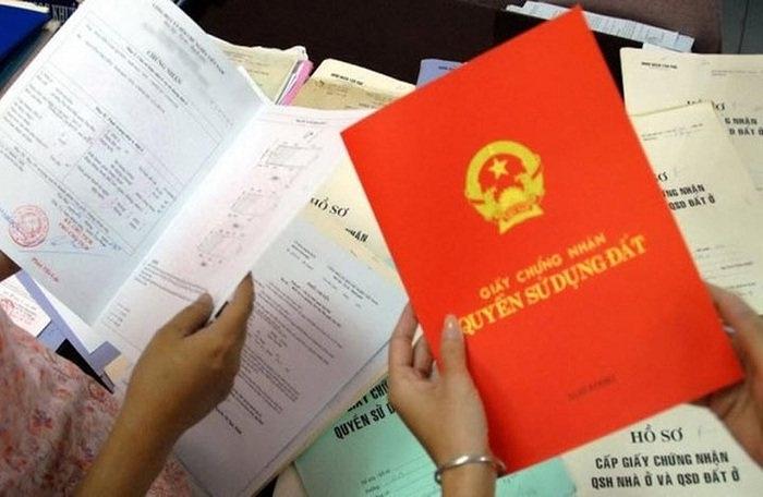 Chính thức ngưng hiệu lực quy định ghi tên cả gia đình vào sổ đỏ