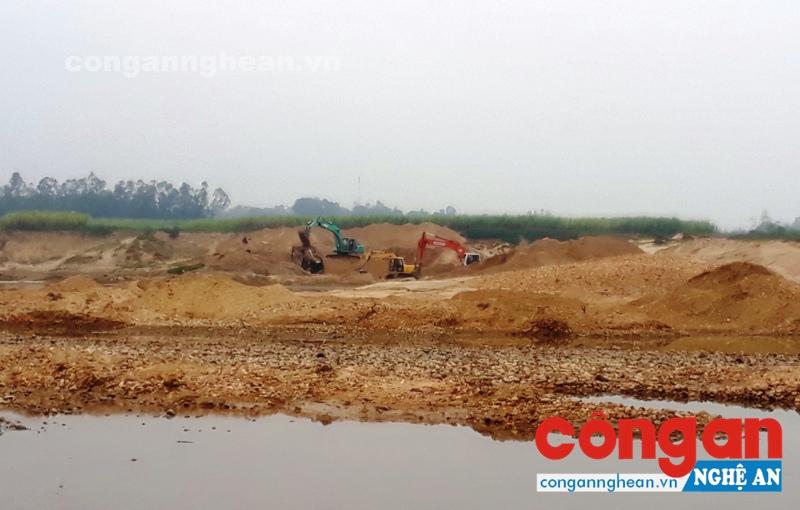 Nghệ An: Khai thác cát, sỏi trái phép tại bãi Dền