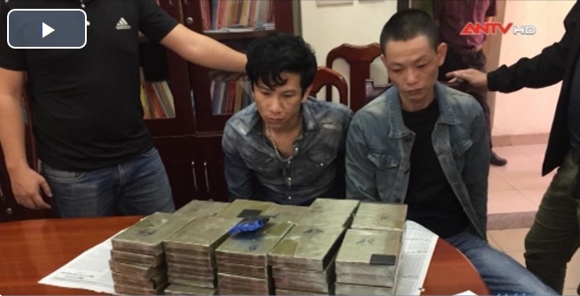 Cận cảnh vụ bắt 47 bánh heroin