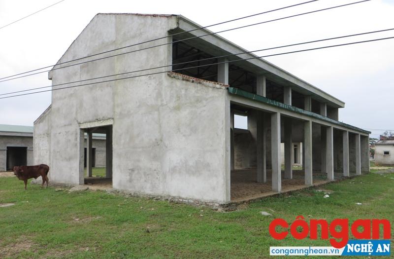 Từ chợ chuyển thành Trung tâm thương mại vẫn bỏ hoang