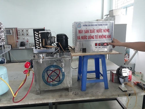 Máy sản xuất nước uống từ... không khí 'made in Vietnam'