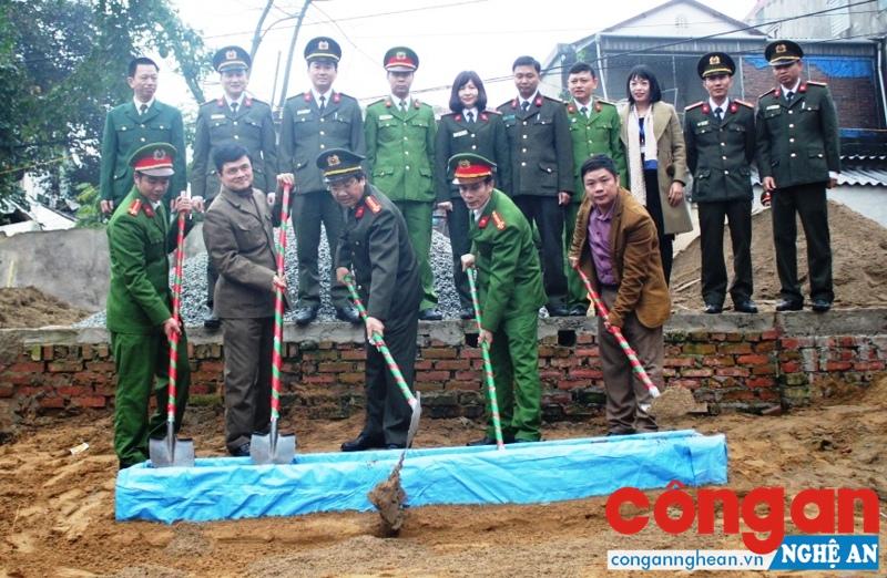 Khởi công xây dựng nhà tình nghĩa cho chiến sỹ Công an