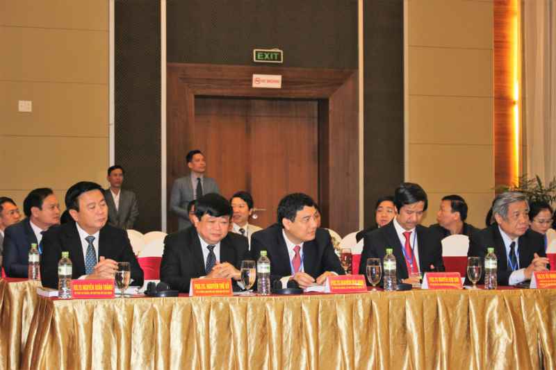 Các đại biểu Trung ương và địa phương 
